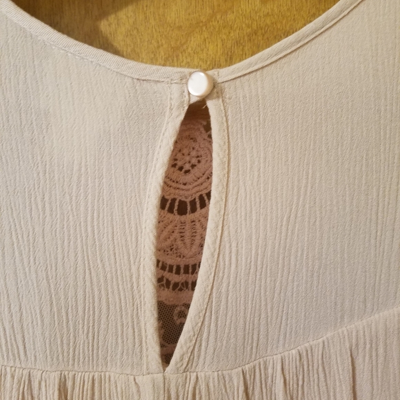 Sleeveless Trapeze Dress with Crocheted Yoke - Picture 5 of 6